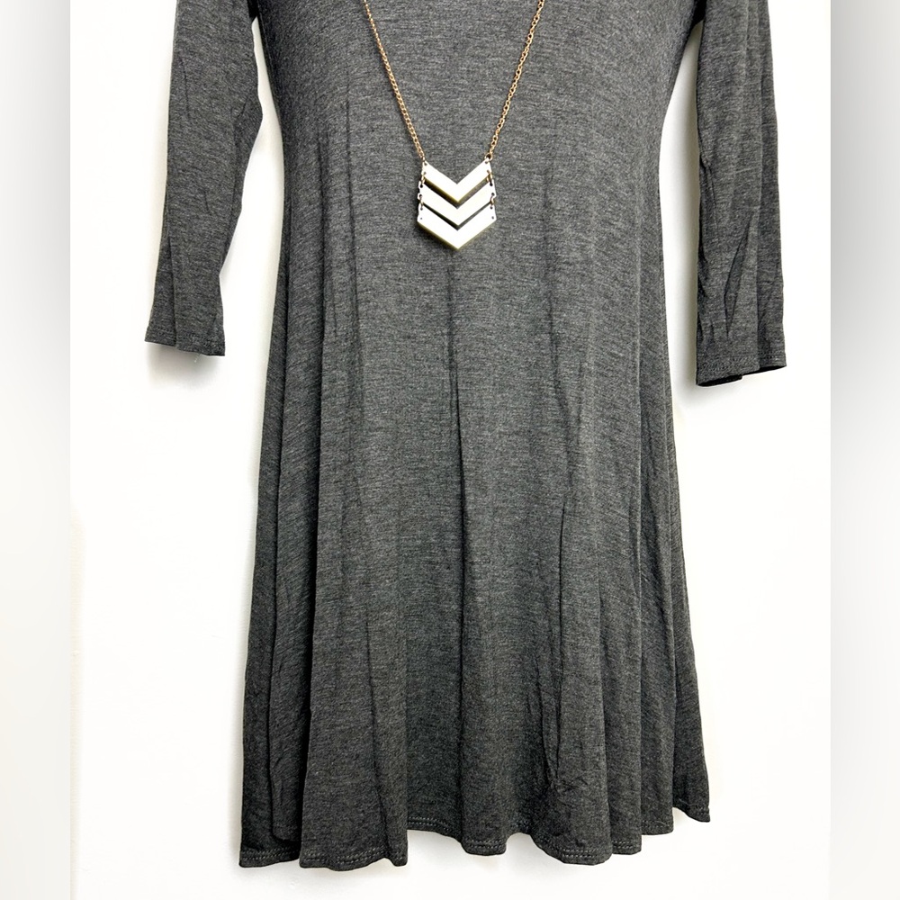 *NWT* Elegant Long Sleeve Gray Dress - Picture 3 of 7